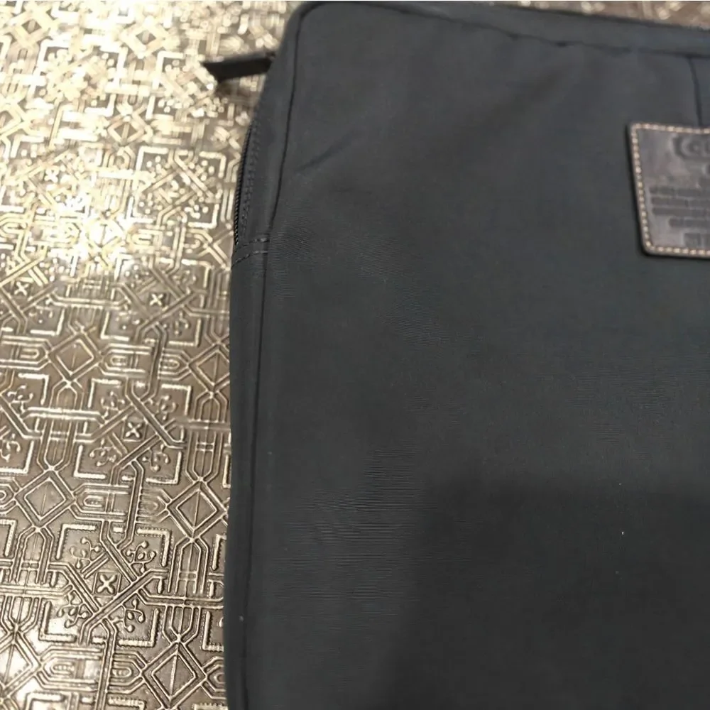 🐢 Coach Slim Nylon Laptop Bag/Zippered Folio